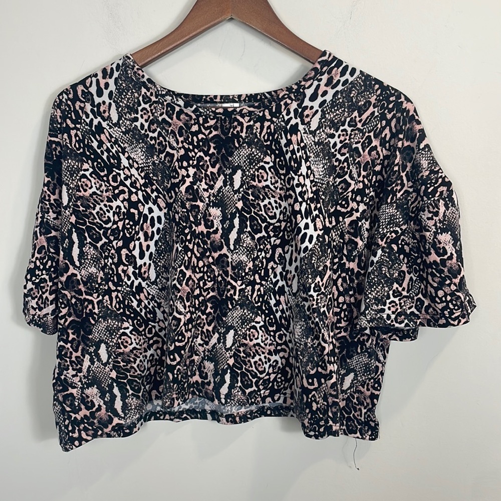 French Affairs animal print cropped shirt women size large